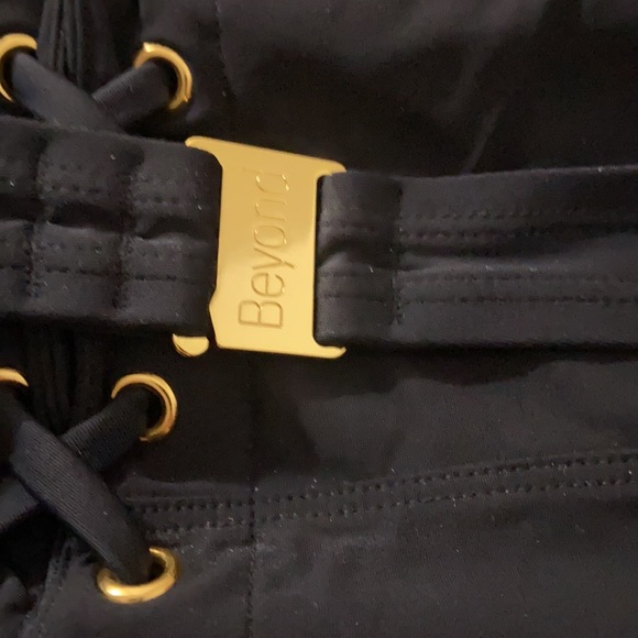 Beyond - Picture 12 of 14